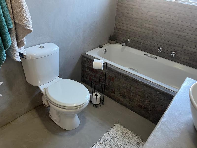 To Let 3 Bedroom Property for Rent in Uitzicht Western Cape